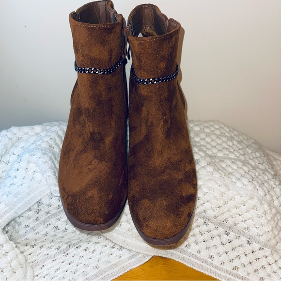 Women’s brown suede ankle boots - Picture 2 of 7
